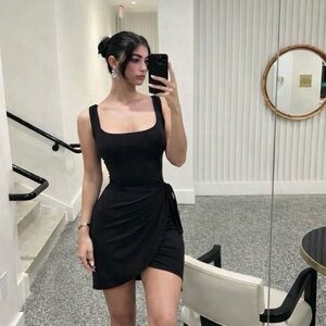 Aritzia Wilfred Front Tie Mini Dress